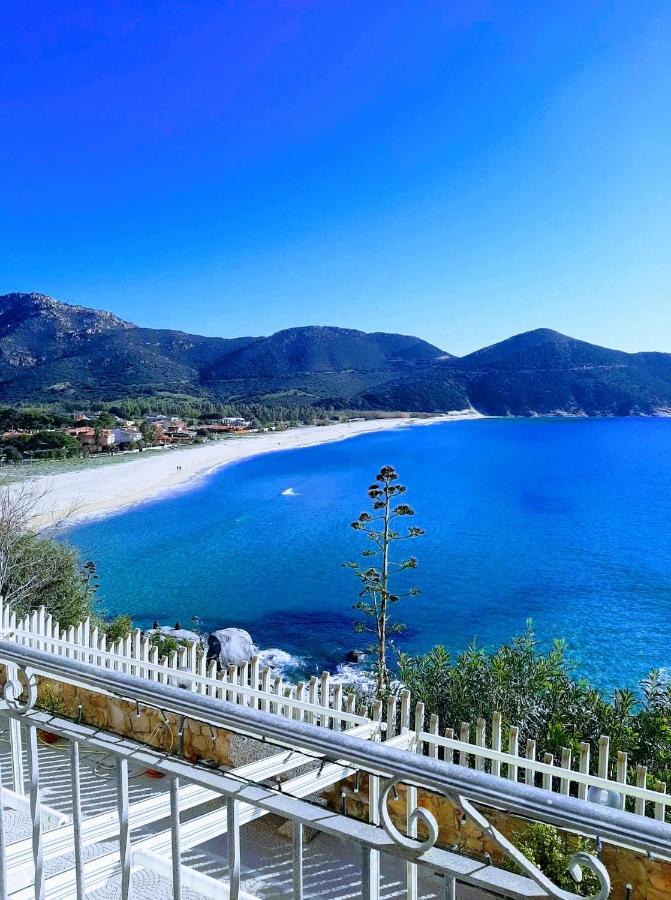 B&B Is Pranus A Mari Casa Privata Solanas  Exterior photo